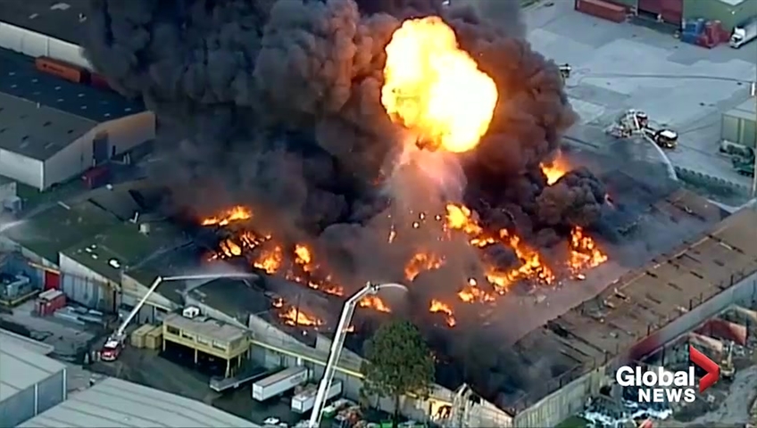 Fireball explodes over massive warehouse blaze in Melbourne