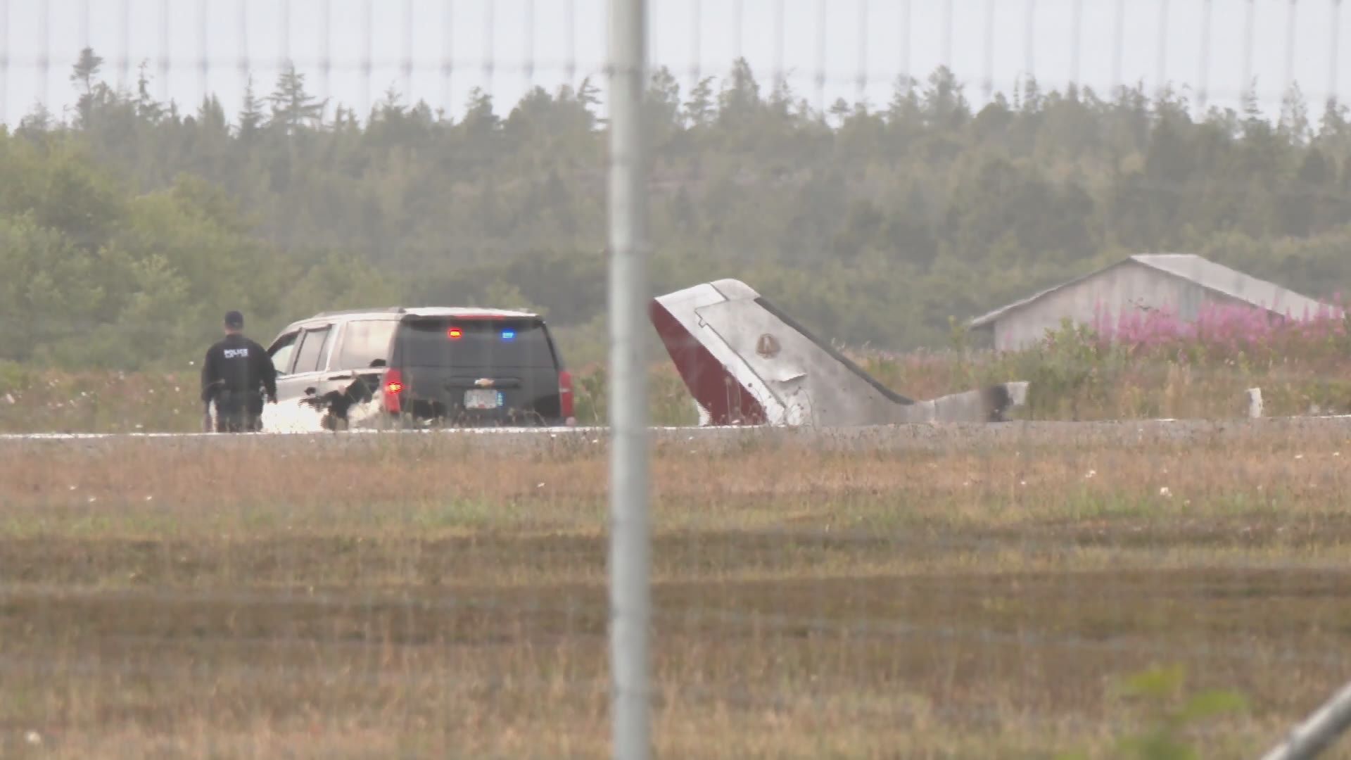 2 dead, 1 seriously injured in Tofino plane crash