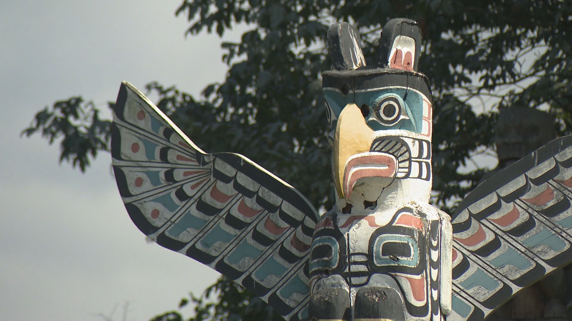 Historic totem pole moved from Stanley Park | Watch News Videos Online